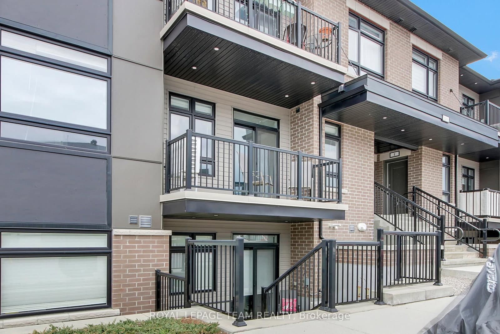 F - 320 Tulum Crescent, Ottawa, ON