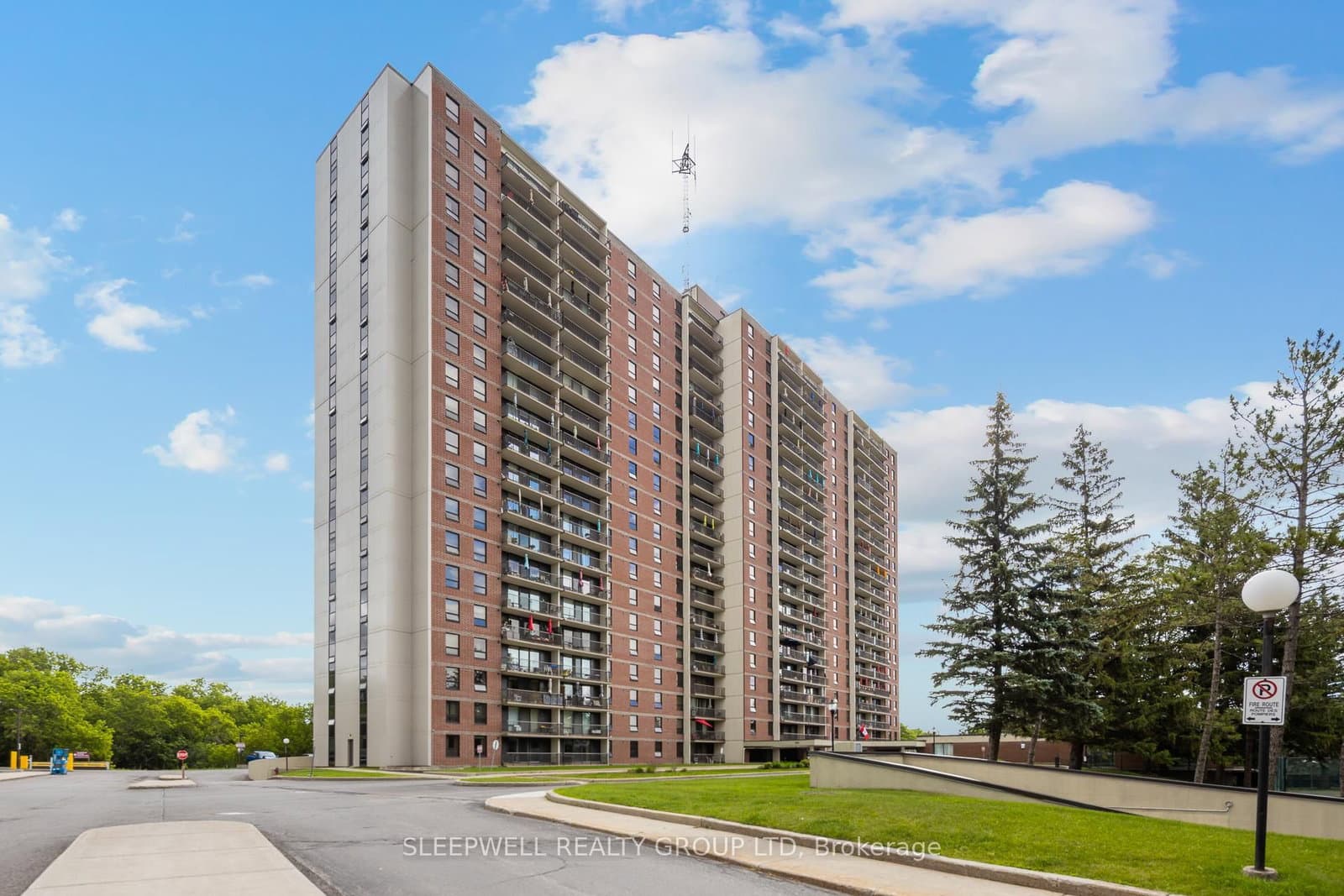 712 - 665 Bathgate Drive, Ottawa, ON — photo 2