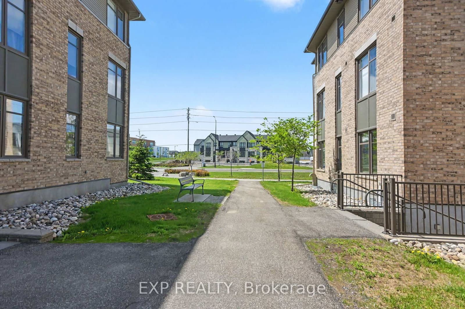 301 - 310 Jatoba Private, Ottawa, ON — photo 2