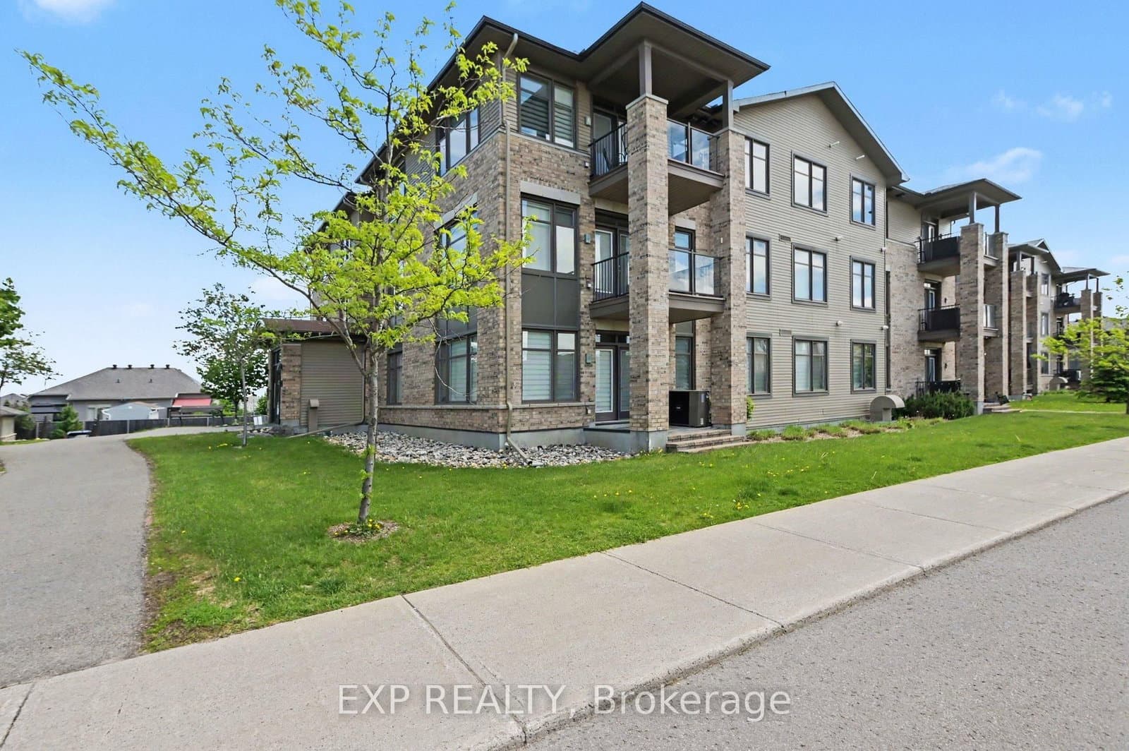 301 - 310 Jatoba Private, Ottawa, ON — photo 3