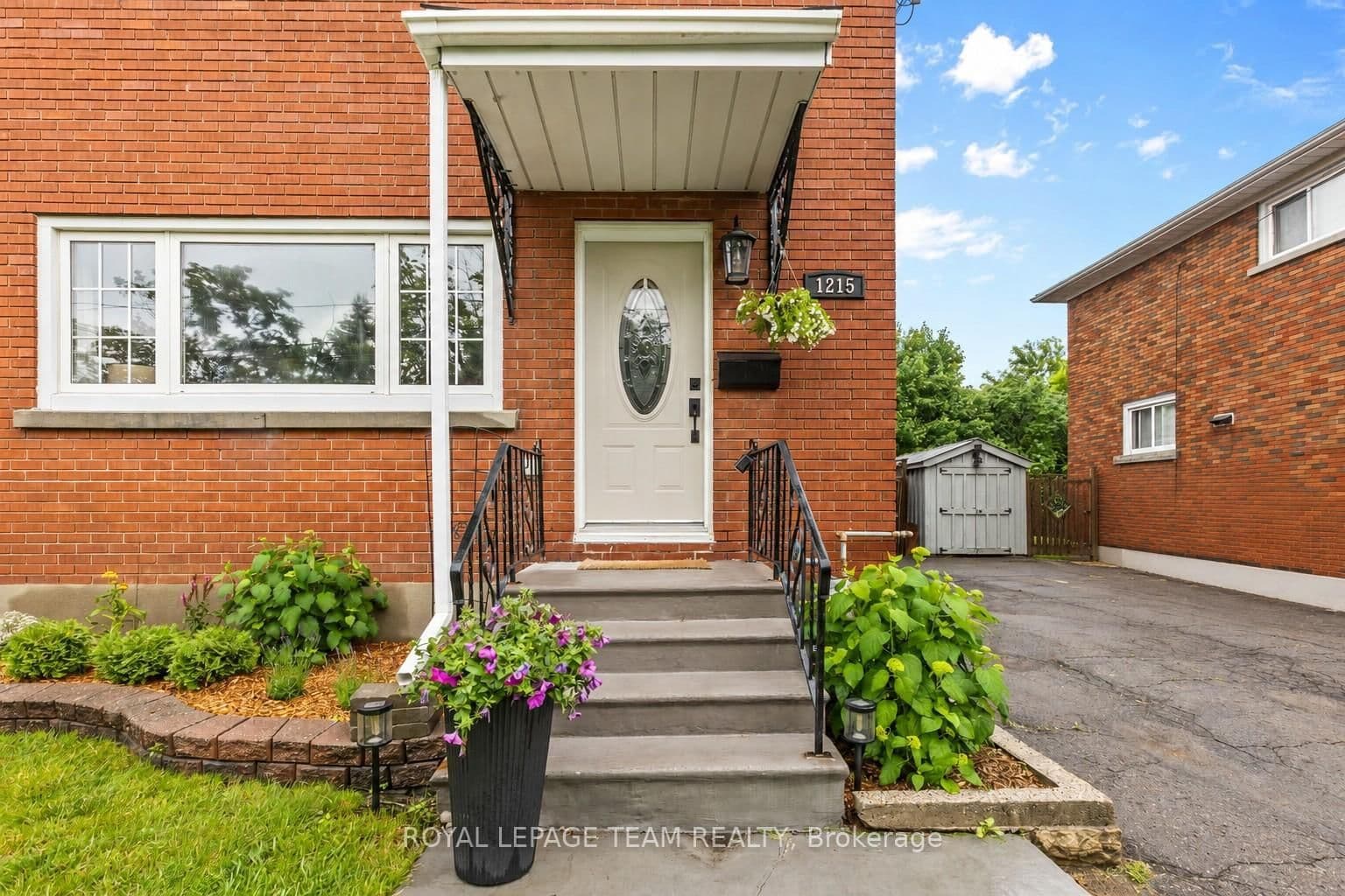 1215 Emperor Avenue, Ottawa, ON — photo 2