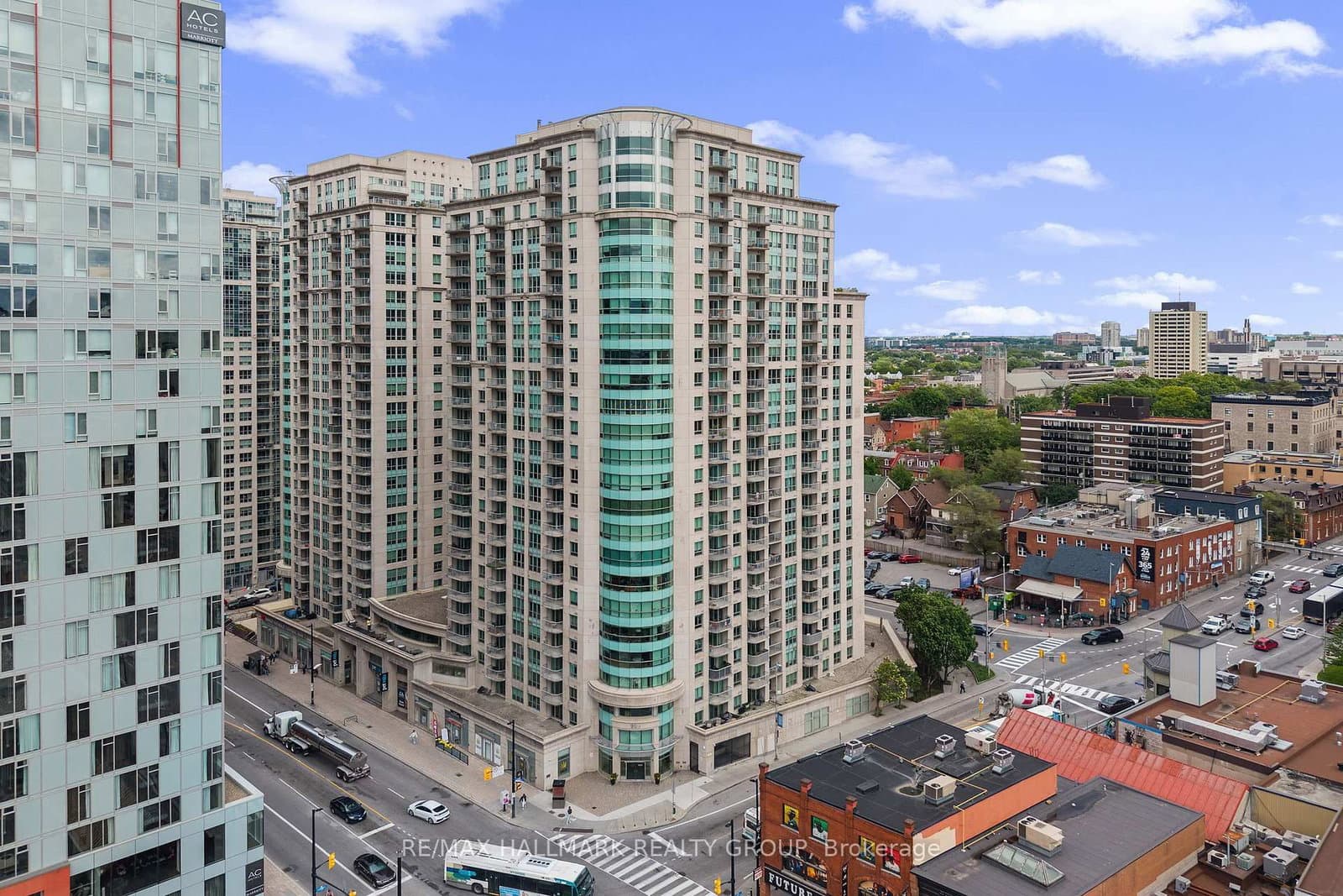 1702 - 200 Rideau Street, Ottawa, ON