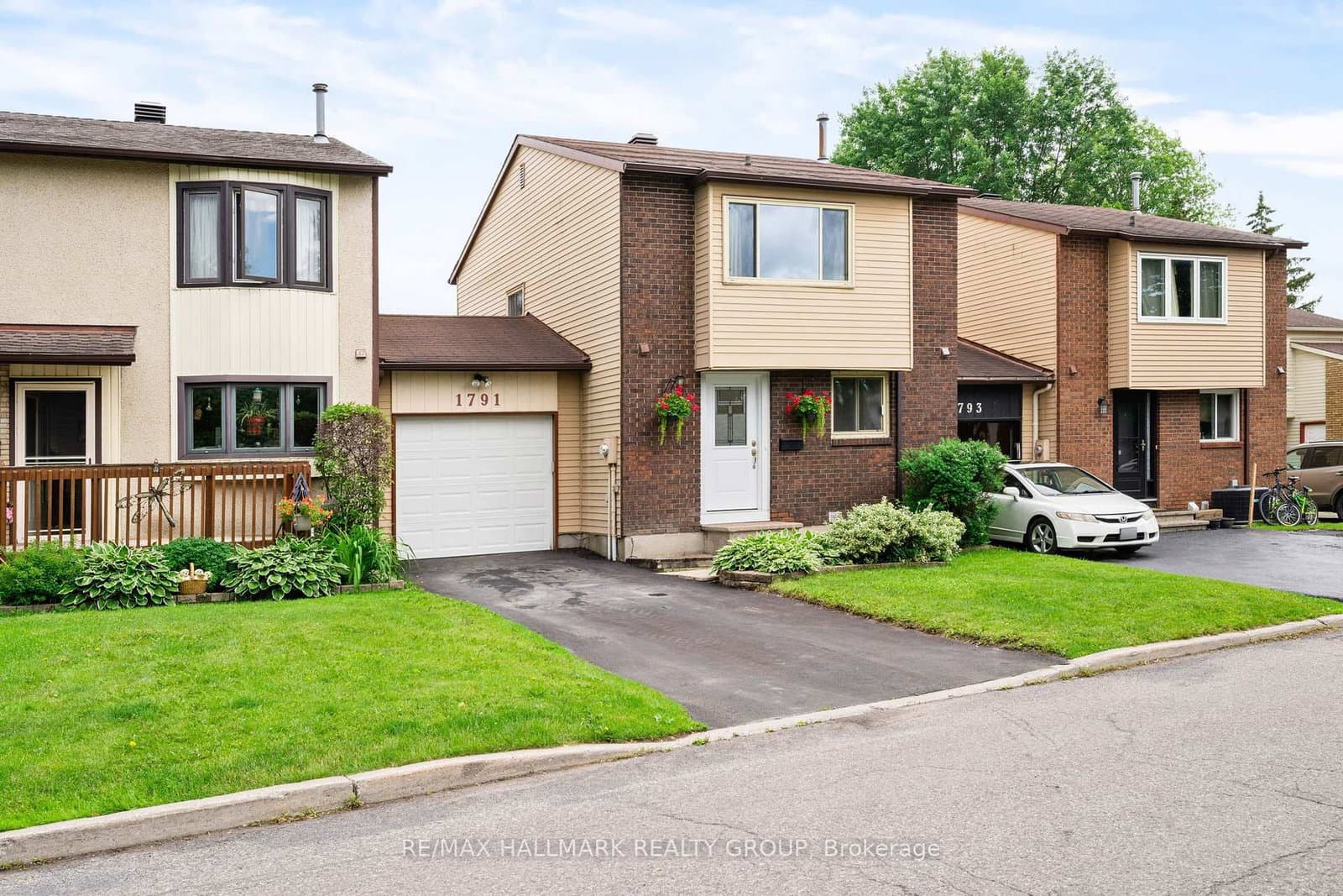 1791 Lamoureux Drive, Ottawa, ON