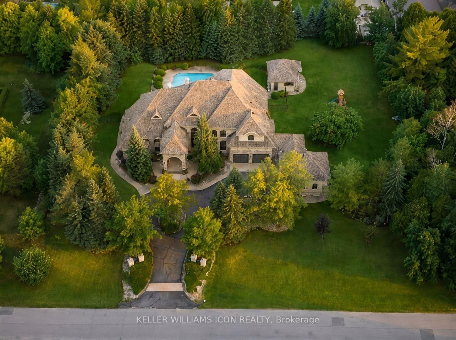 5801 Longhearth Way, Ottawa, ON