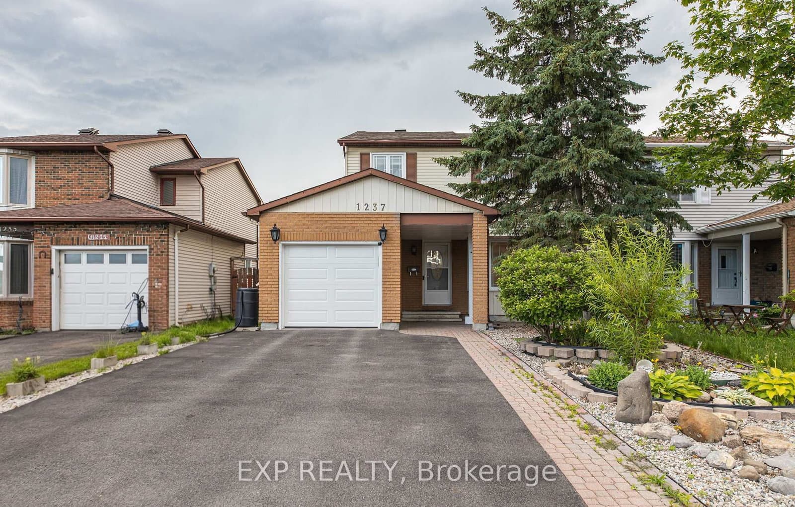 1237 Cedarcroft Crescent, Ottawa, ON — photo 2