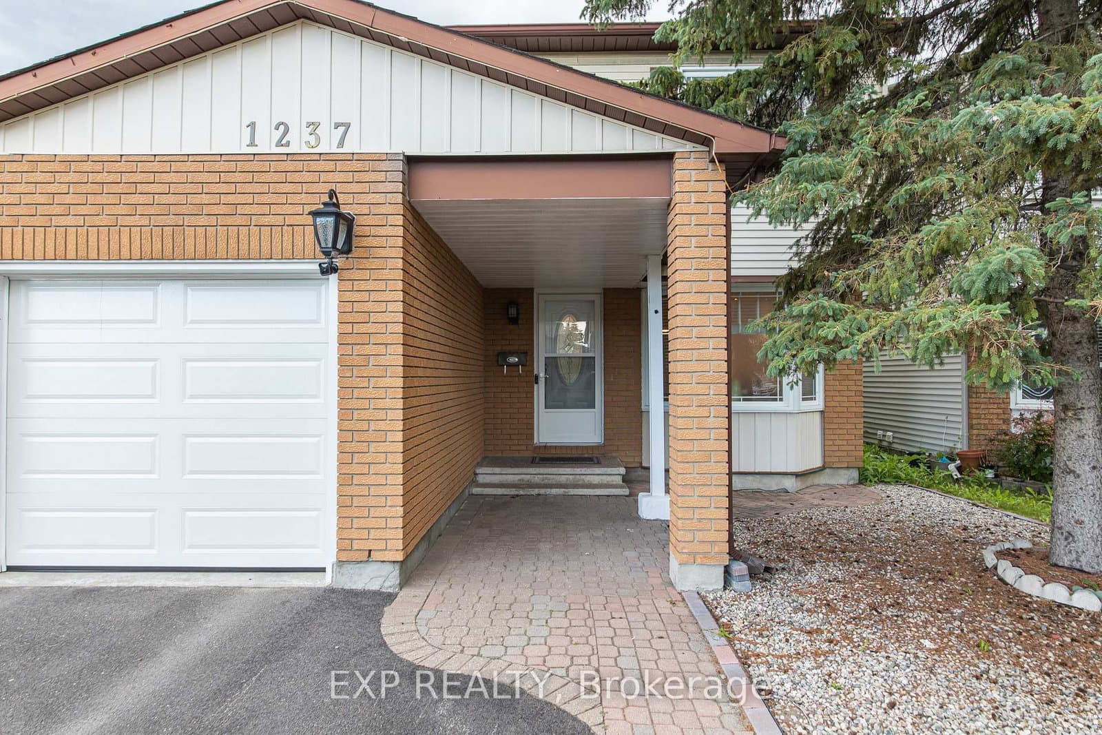 1237 Cedarcroft Crescent, Ottawa, ON — photo 3