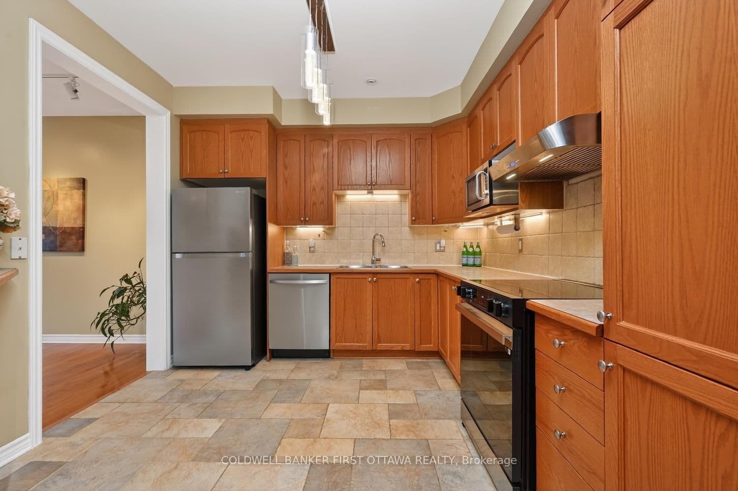 102 Windance Crescent, Ottawa, ON — photo 2