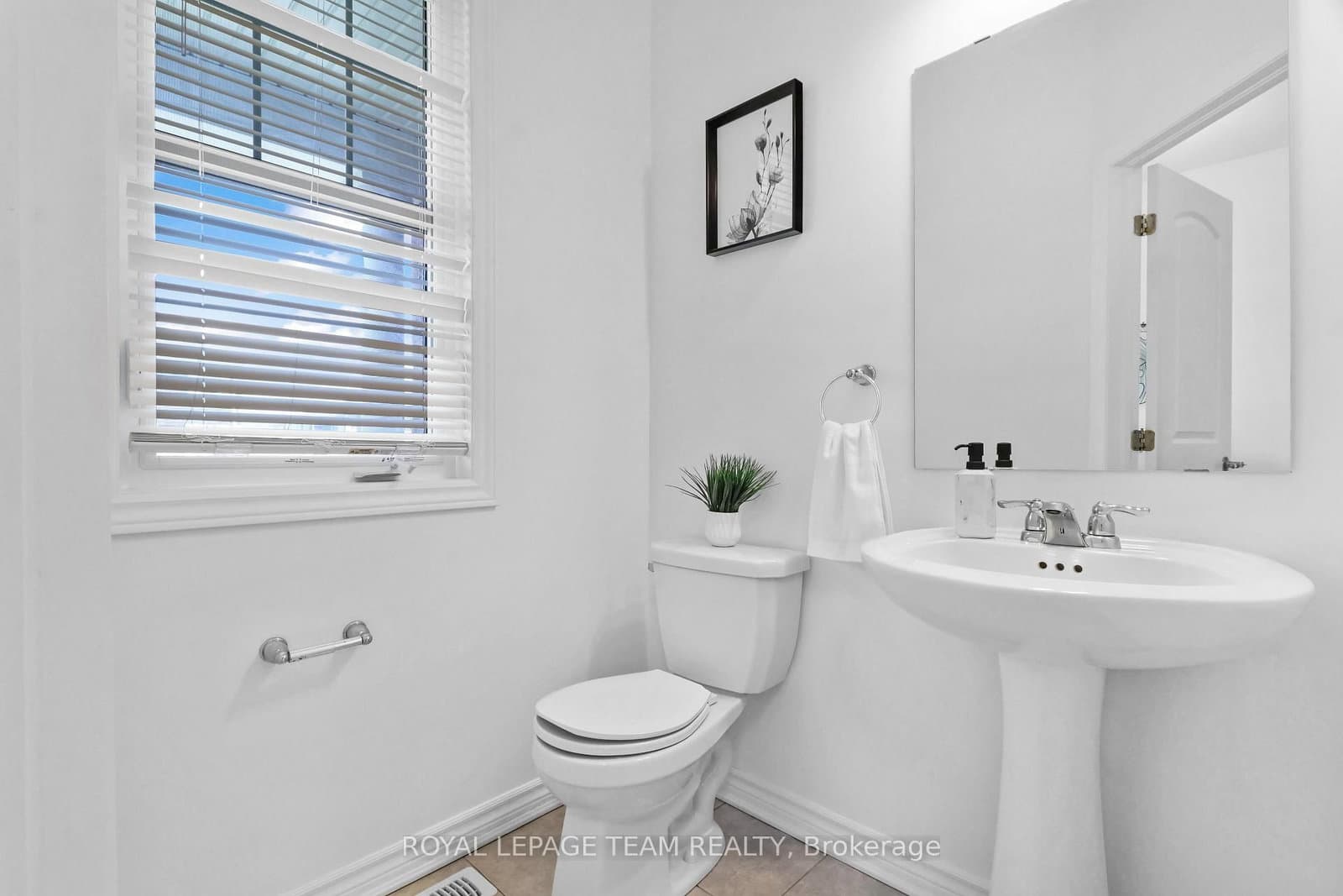 4852 Abbott Street, Stittsville, ON — photo 3