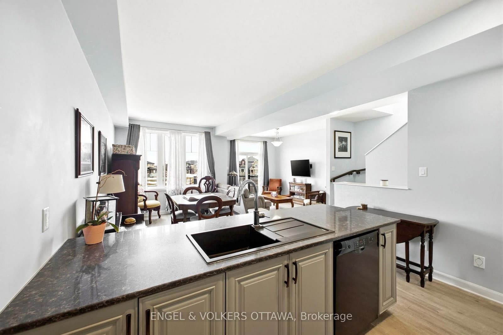 219 Liebe Terrace, Ottawa, ON — photo 9