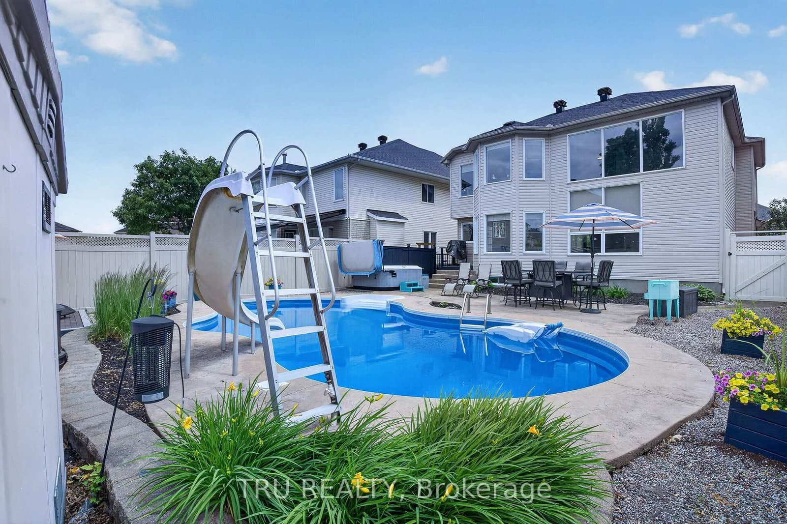 57 Golflinks Drive, Ottawa, ON — photo 2