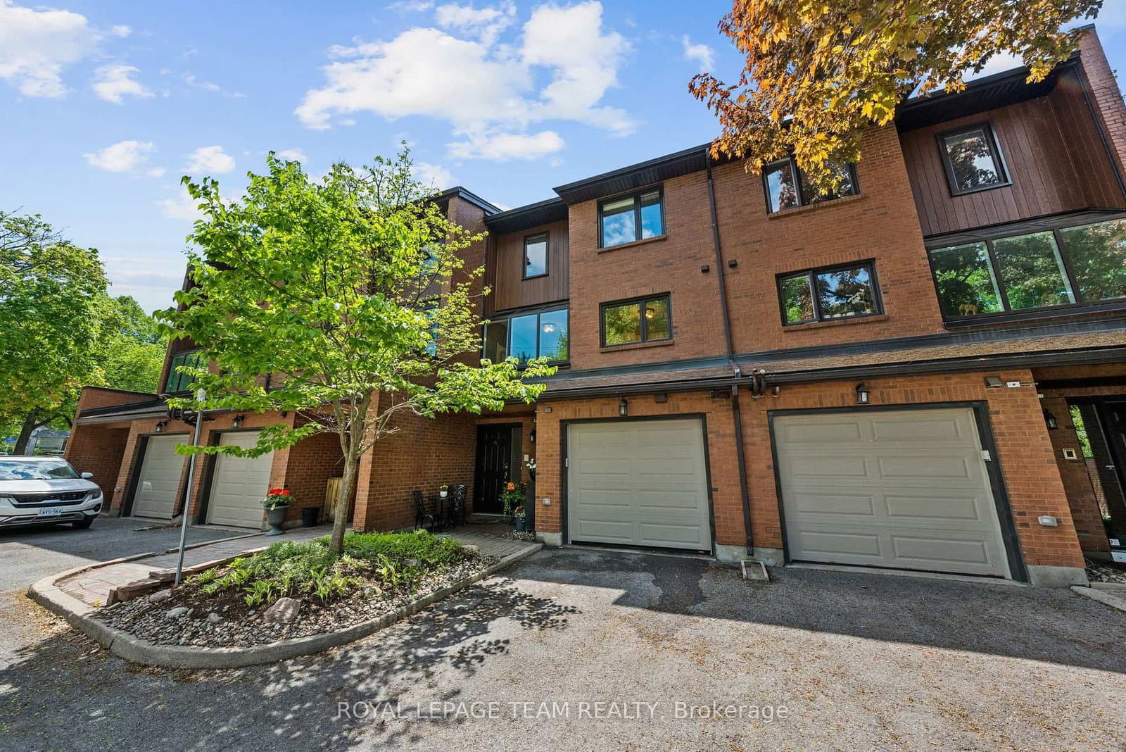 6 - 625 Richmond Road, Ottawa, ON — photo 2