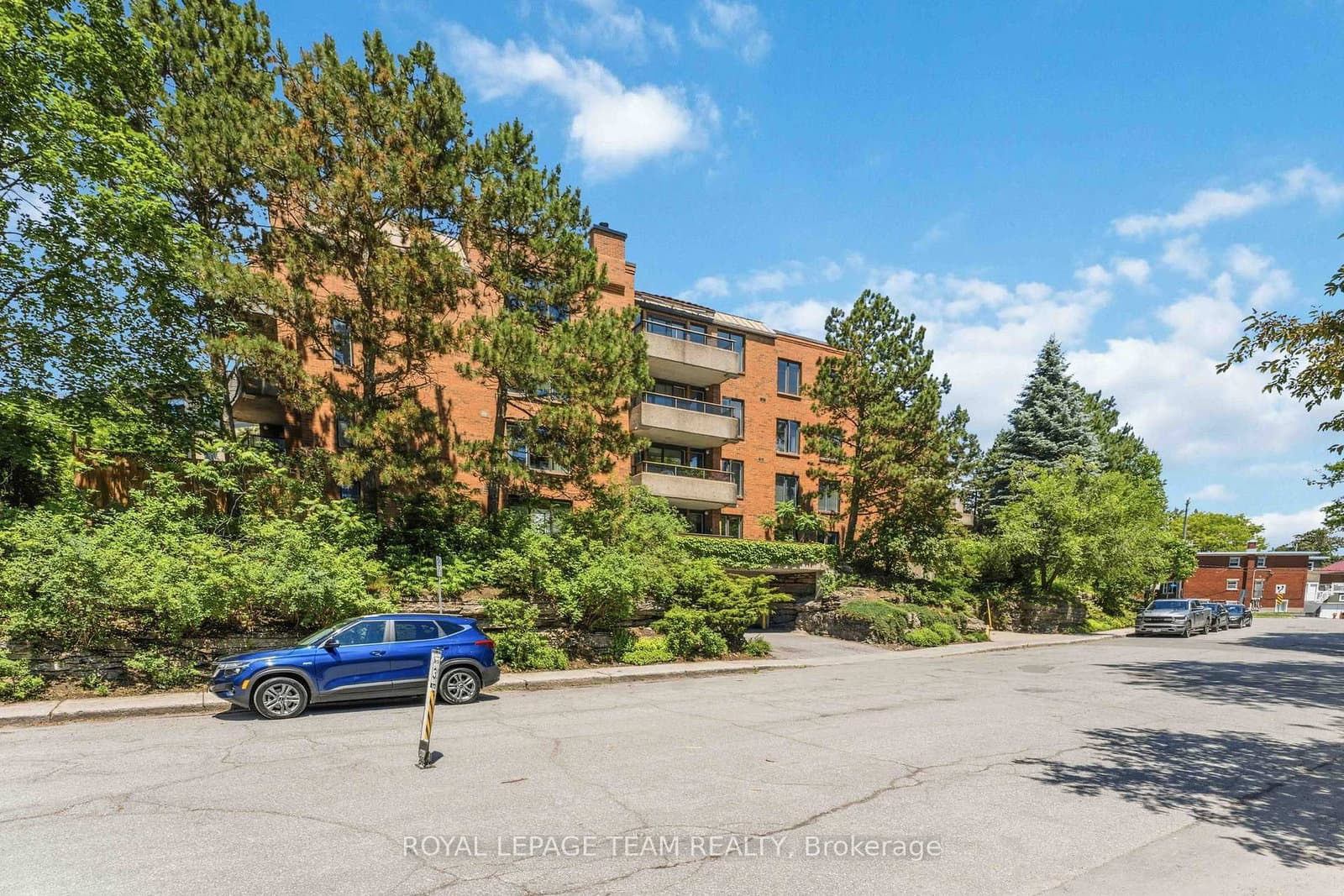 301 - 7 Kippewa Drive, Ottawa, ON — photo 2