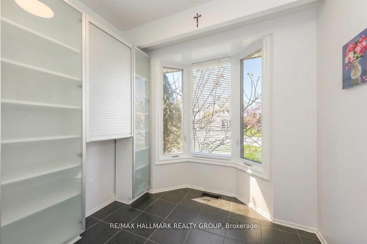 6382 St. Louis Drive, Ottawa, ON