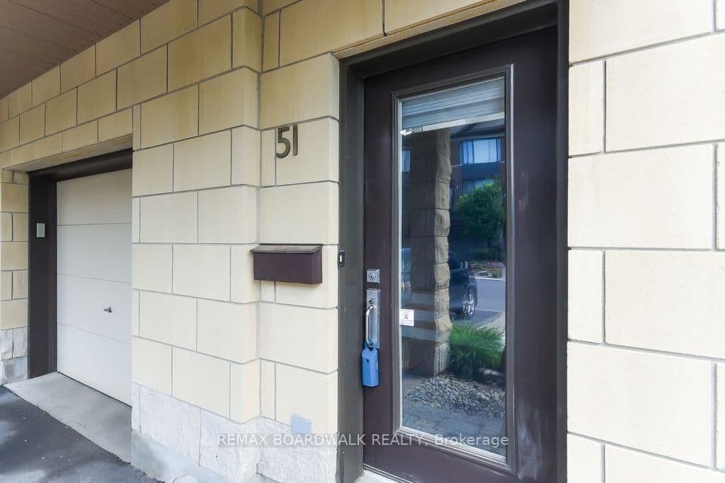 51 Drouin Avenue, Ottawa, ON — photo 2