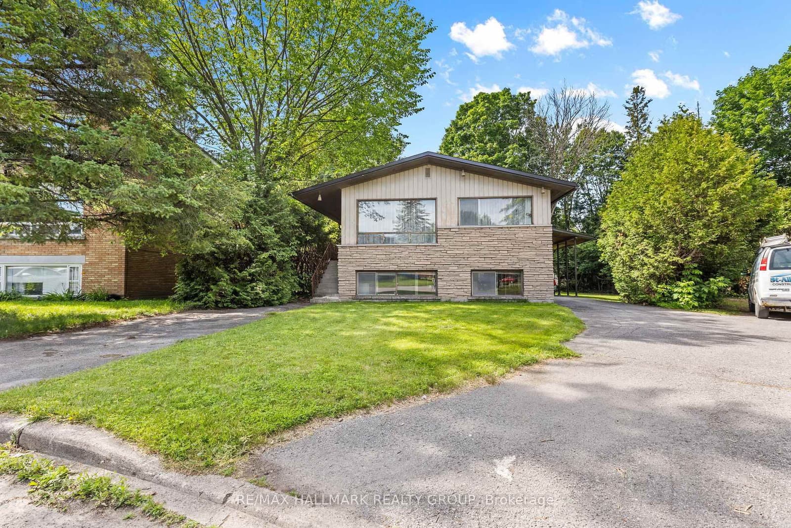 492 Vernon Avenue, Ottawa, ON