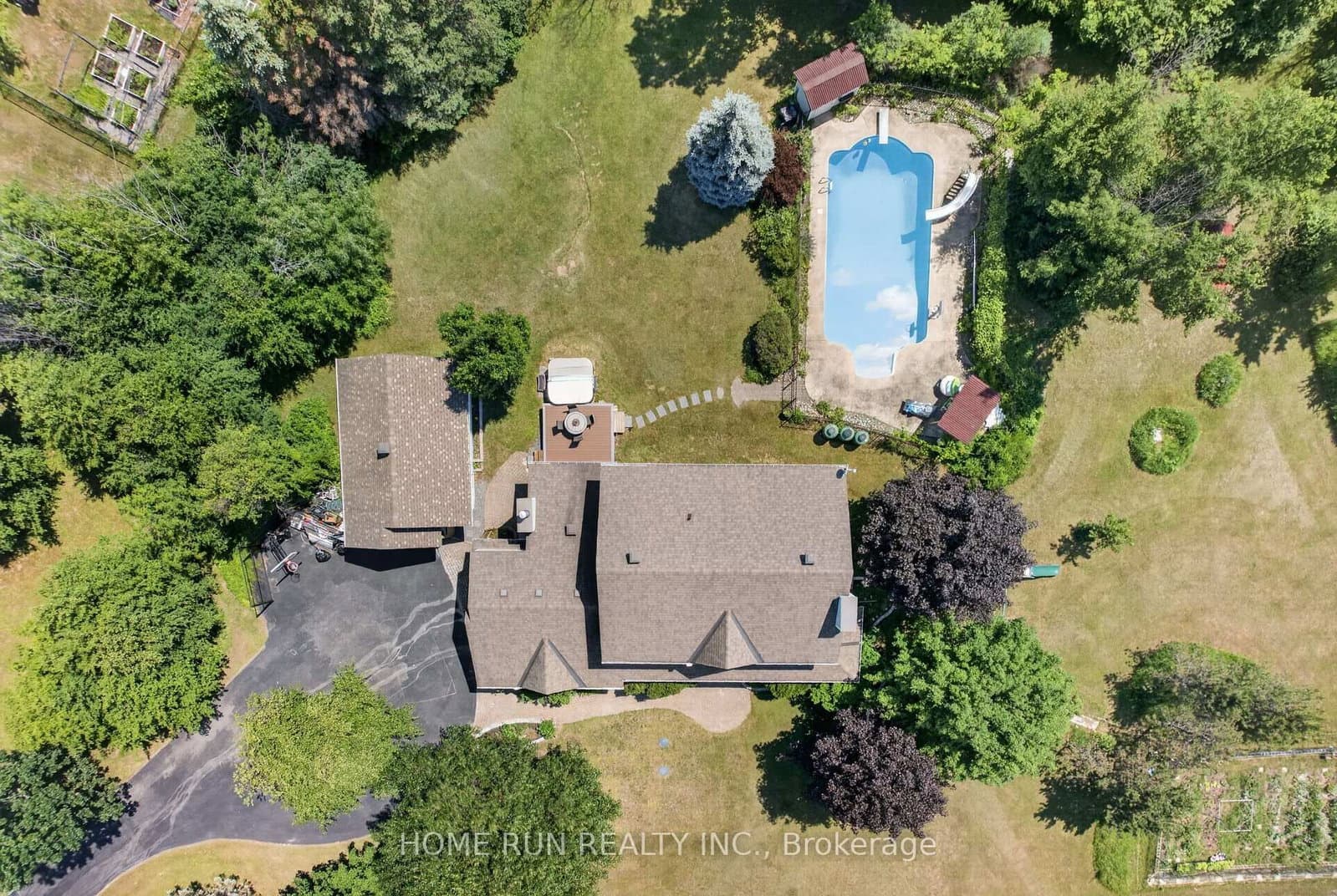 112 KERSCOTT HEIGHTS Way, Ottawa, ON — photo 2