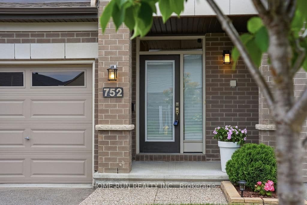 752 Carnelian Crescent, Ottawa, ON — photo 3