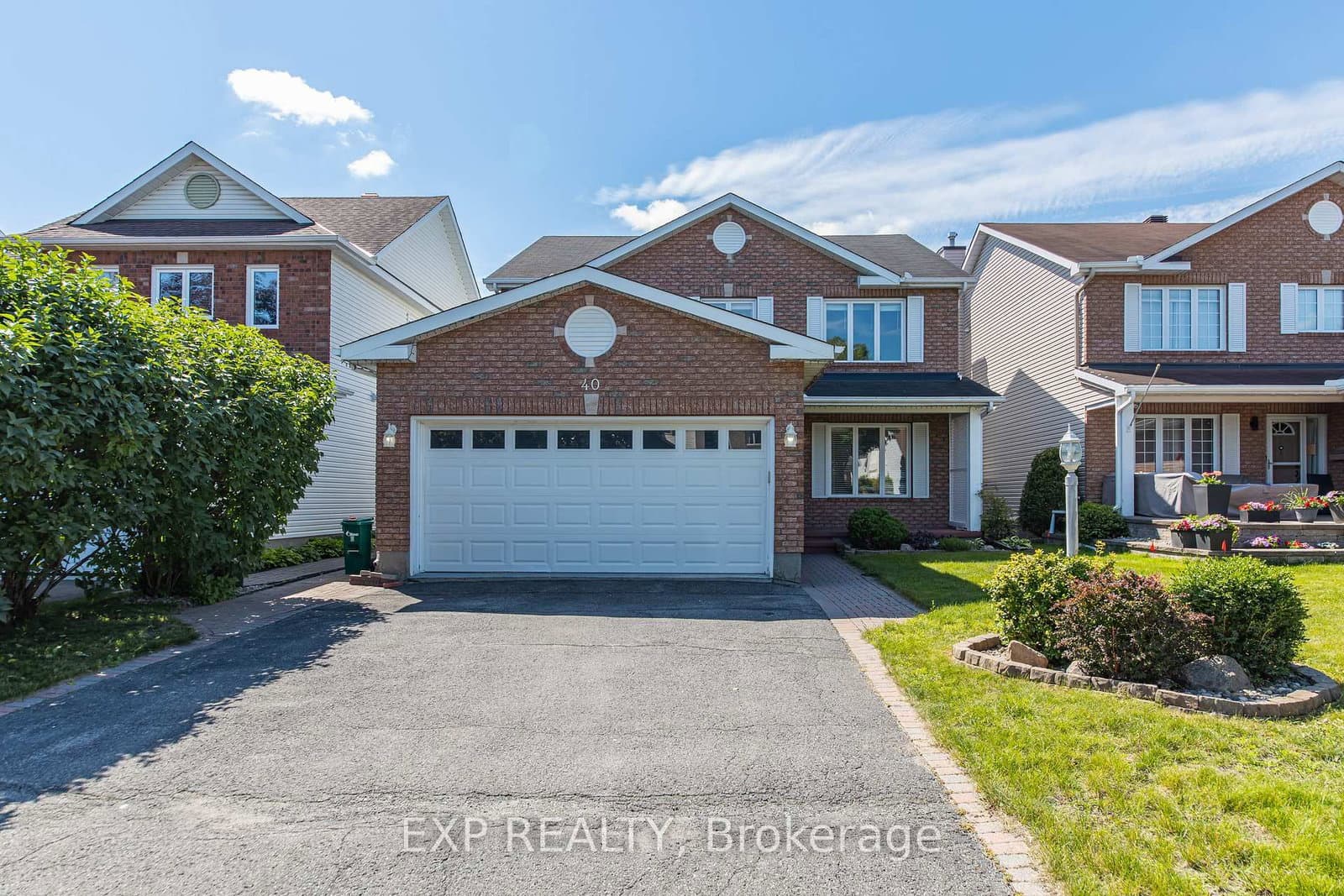40 Newborough Crescent, Ottawa, ON
