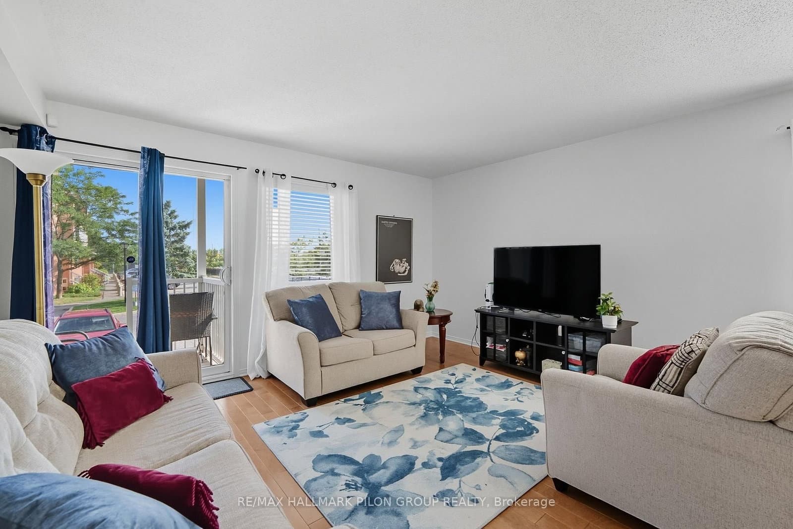 10 Lakepointe Drive, Orleans, ON — photo 3