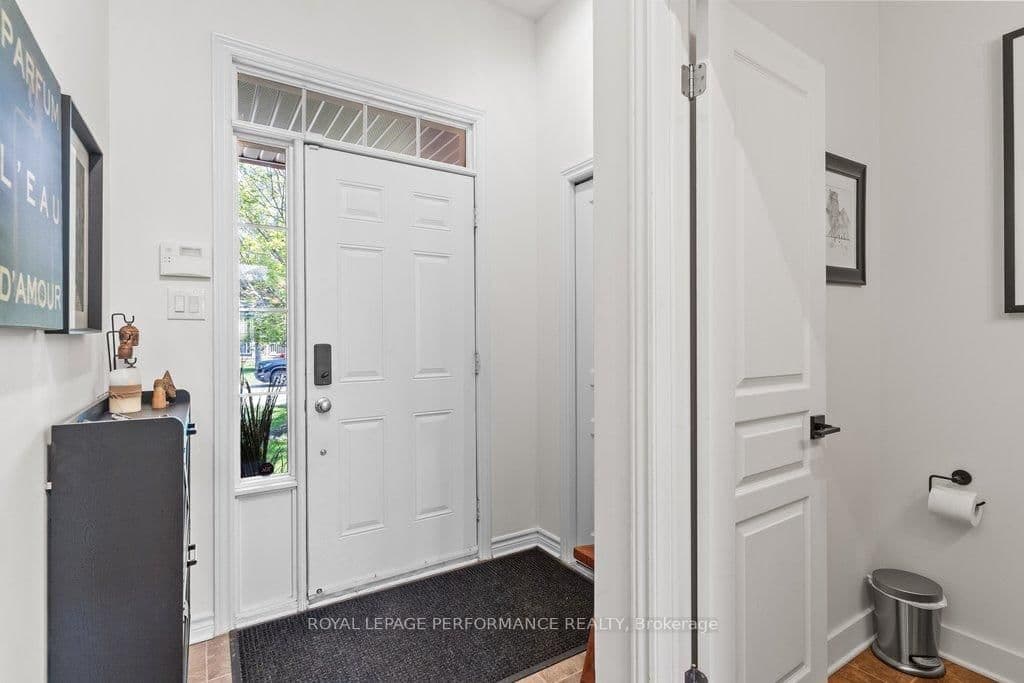216 Badgeley Avenue, Ottawa, ON — photo 3