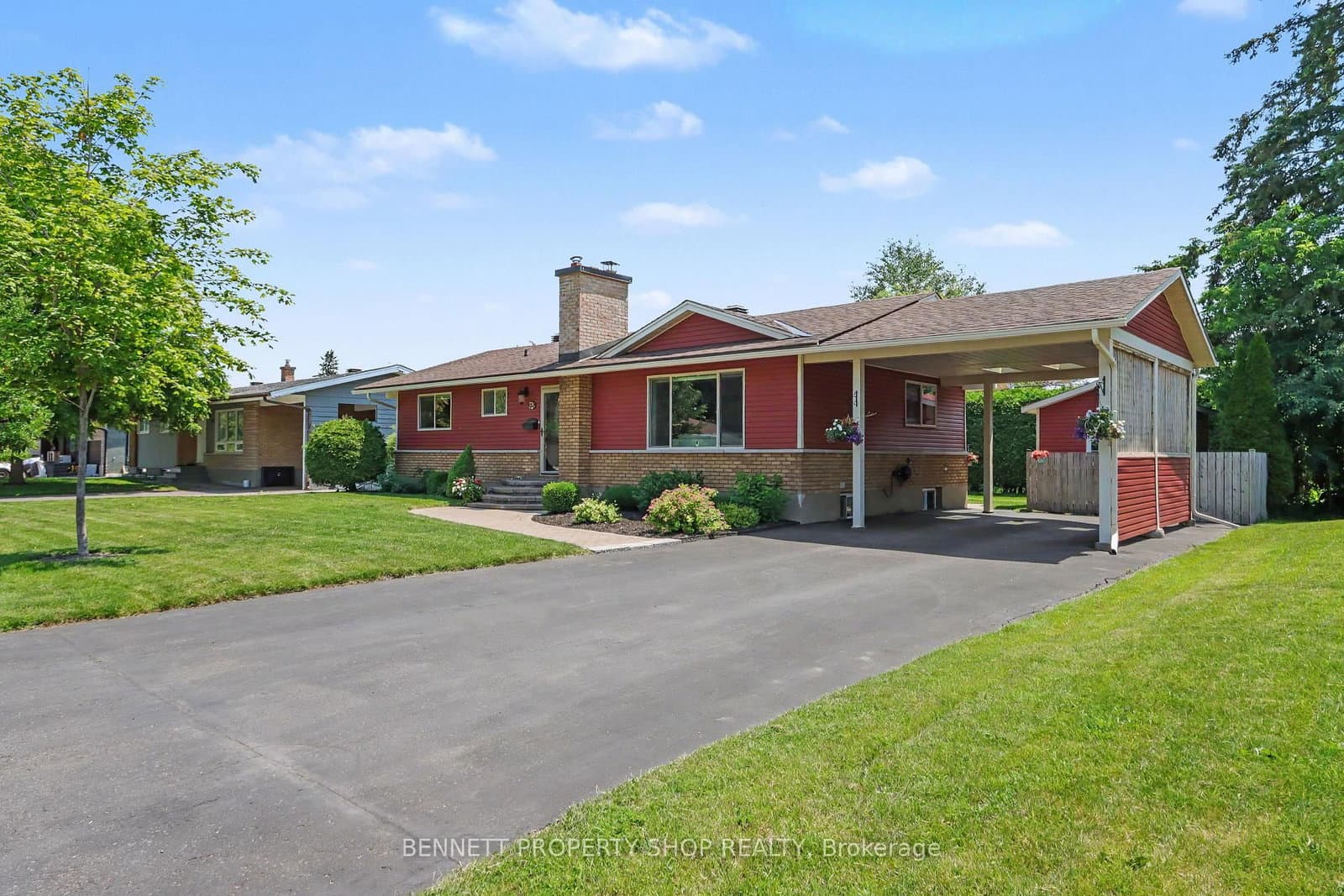 28 Majestic Drive, Ottawa, ON — photo 2
