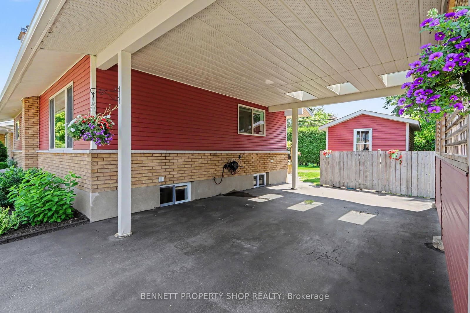 28 Majestic Drive, Ottawa, ON — photo 3