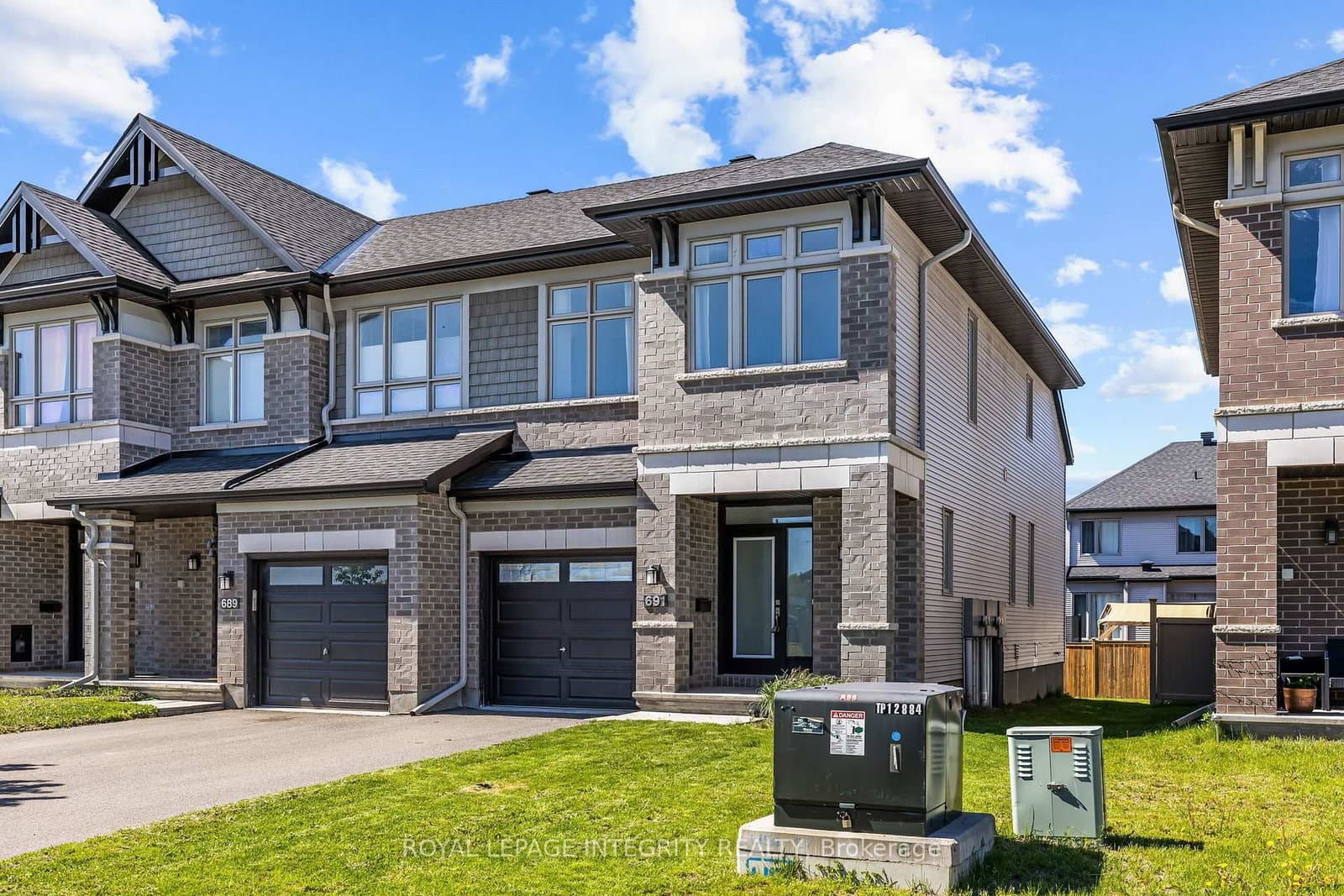 691 Capricorn Circle, Ottawa, ON — photo 2