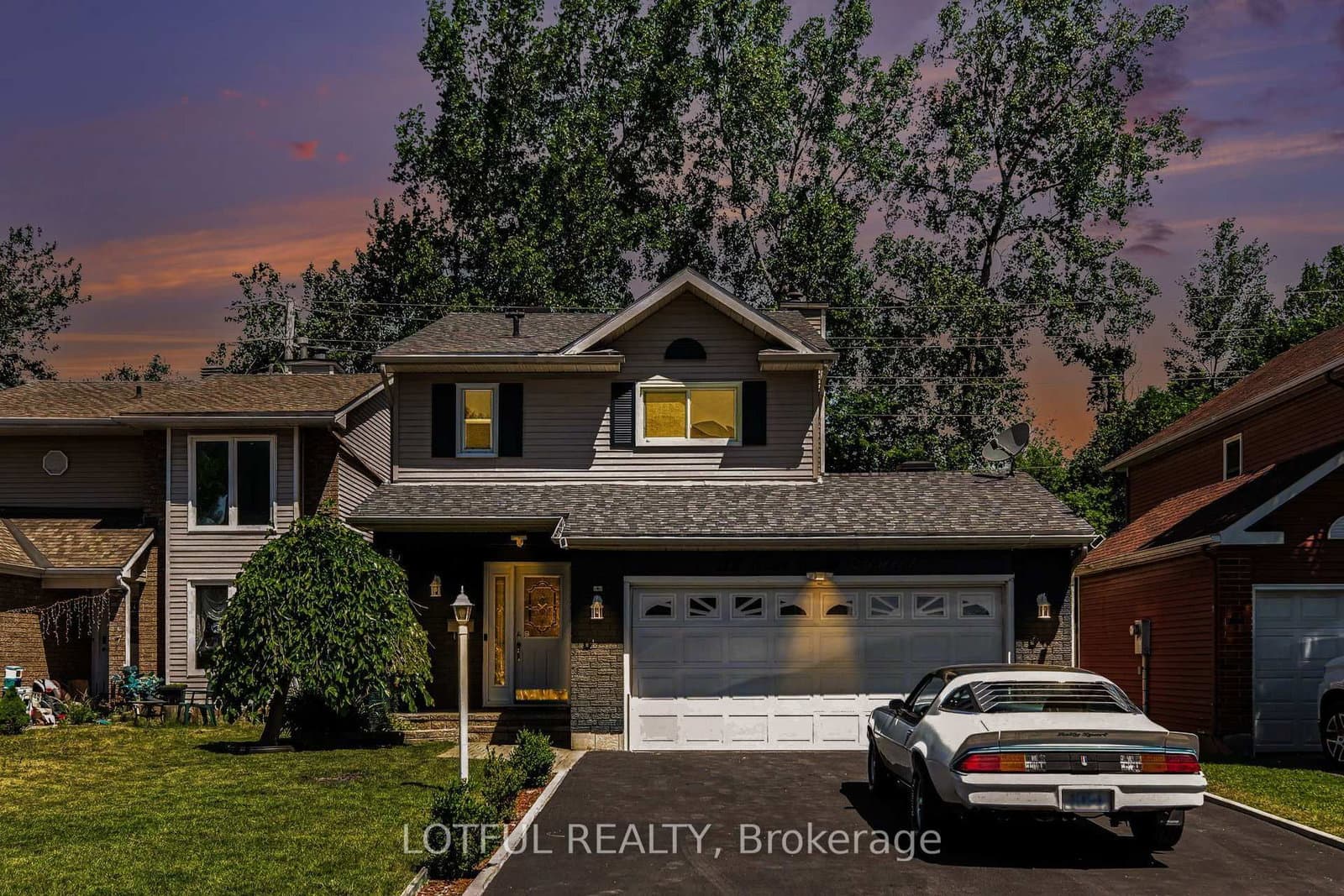 52 Fair Oaks Crescent, Ottawa, ON