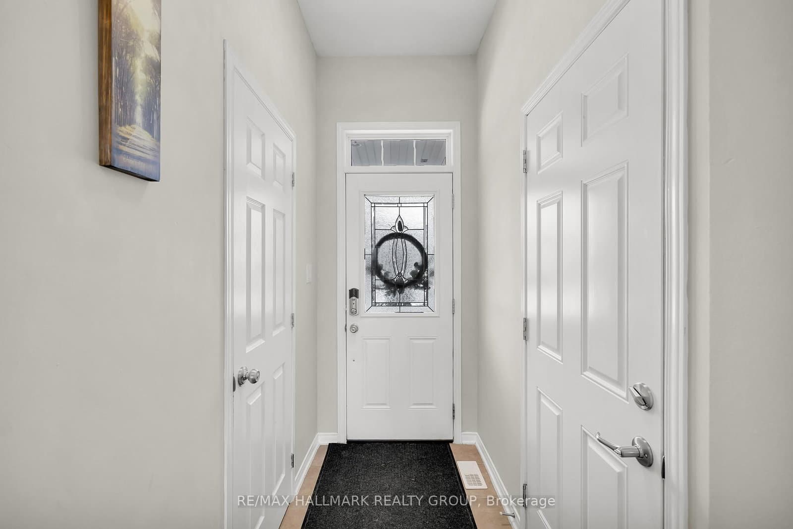 132 Laramie Crescent, Ottawa, ON — photo 3