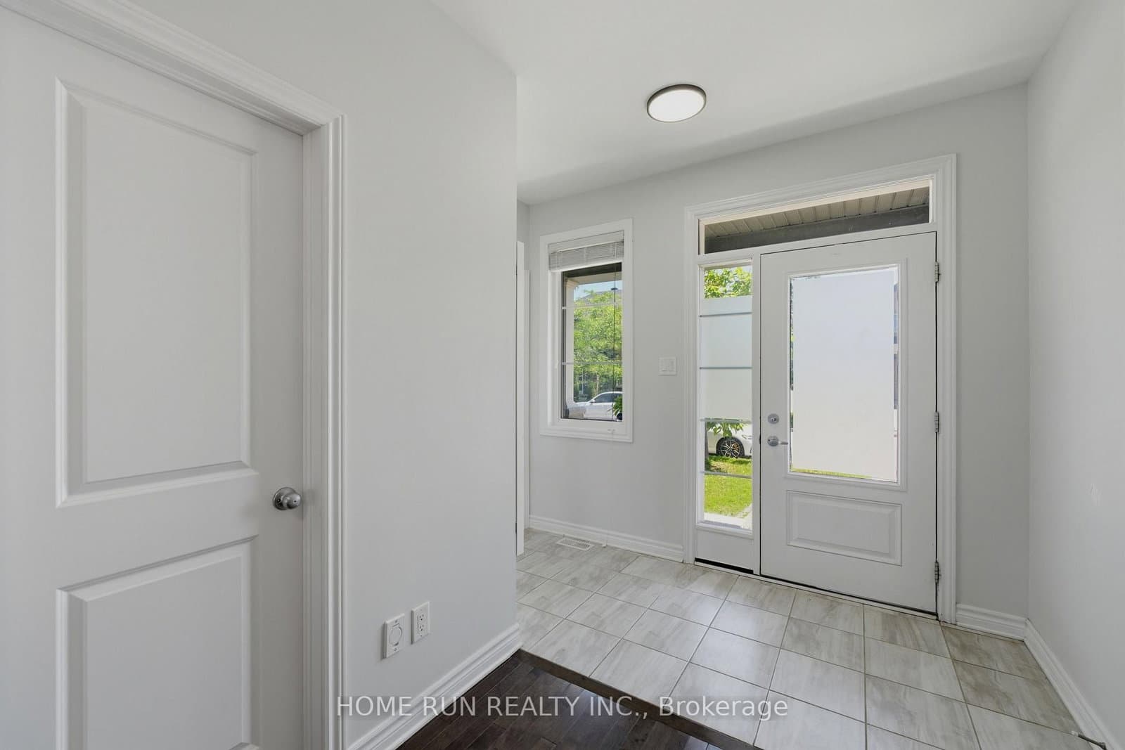 42 CLONFADDA Terrace, Ottawa, ON — photo 2