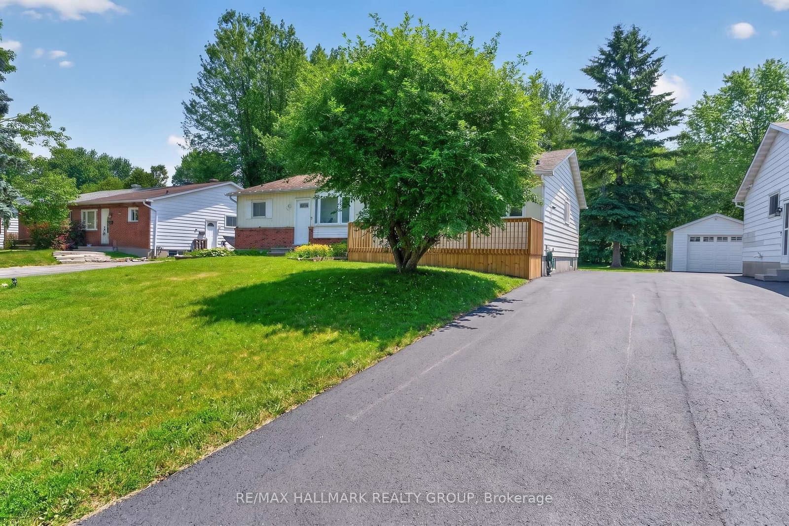 110 Glamorgan Drive, Ottawa, ON — photo 2