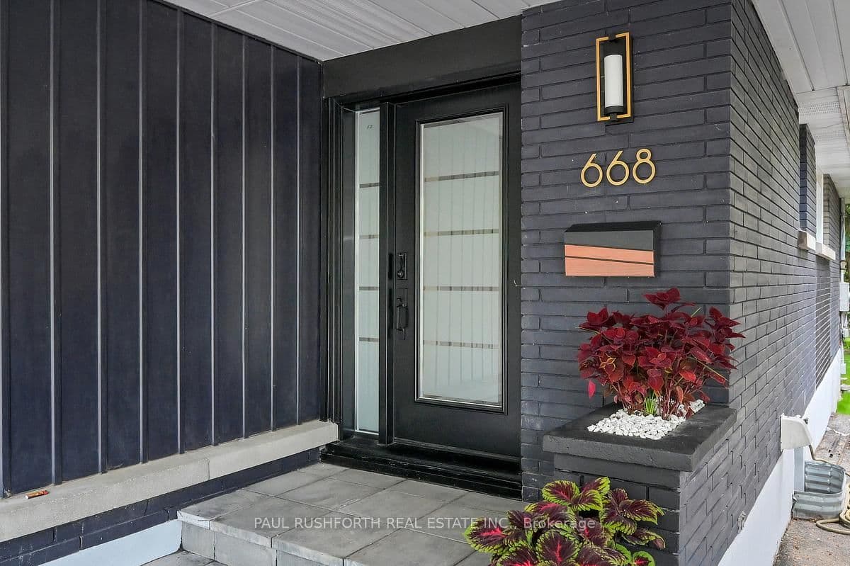 668 Fraser Avenue, Ottawa, ON — photo 2