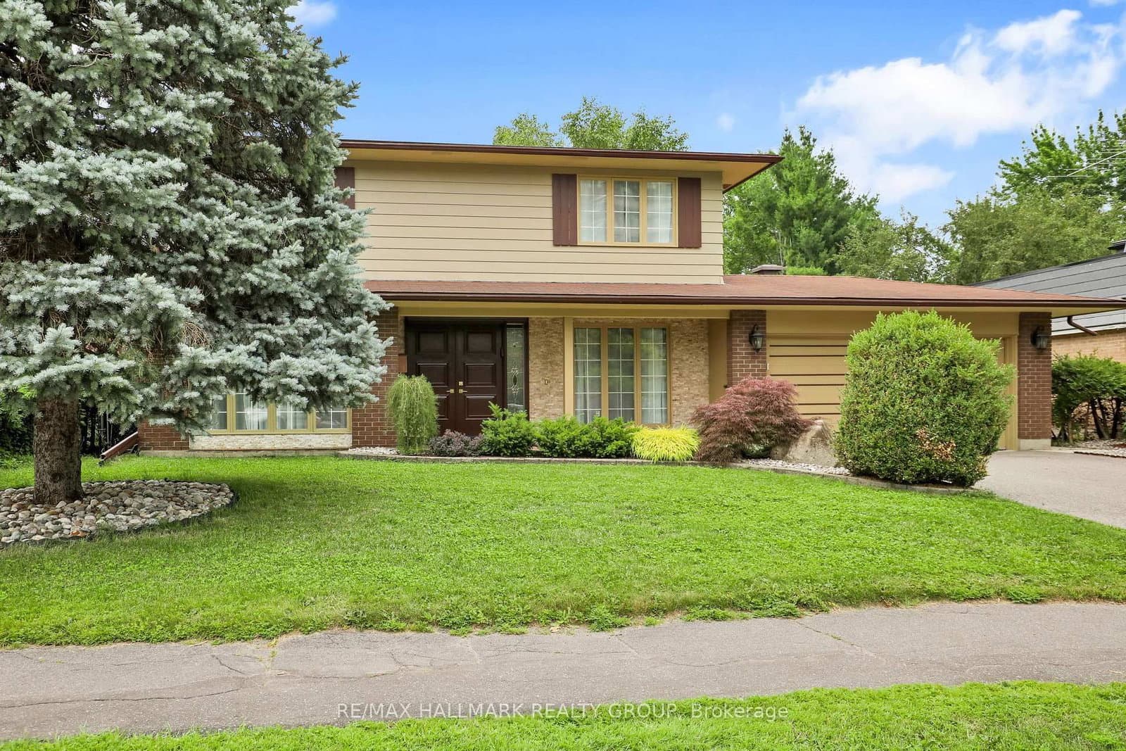 1712 Playfair Drive, Ottawa, ON
