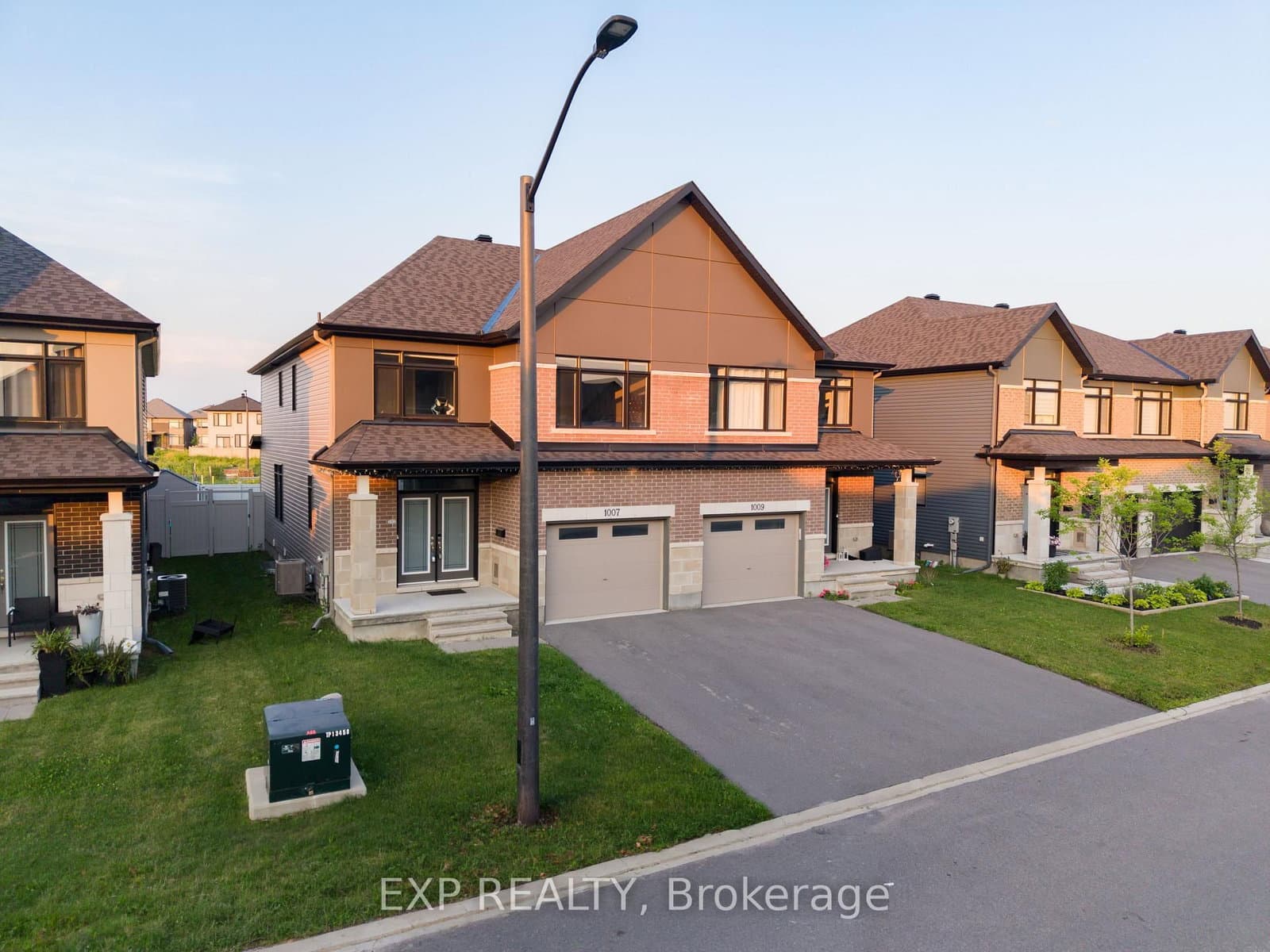 1007 Hydrangea Avenue, Manotick, ON — photo 2