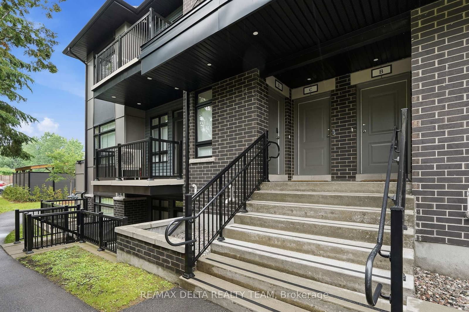 B - 400 Rolling Meadow Crescent, Ottawa, ON — photo 2