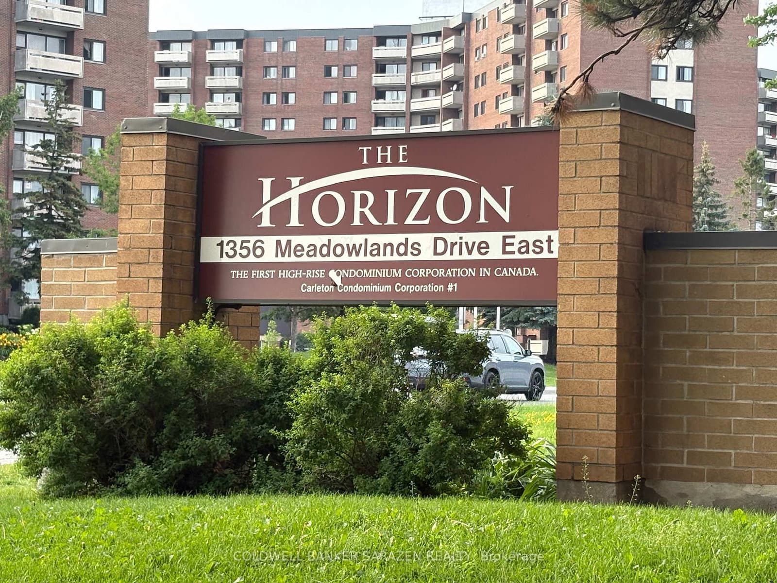 811 - 1356 MEADOWLANDS Drive, Ottawa, ON — photo 2