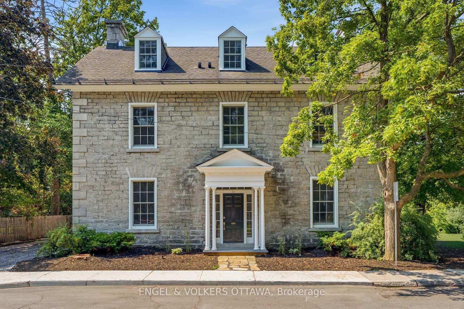 35 MacKay Street, Ottawa, ON