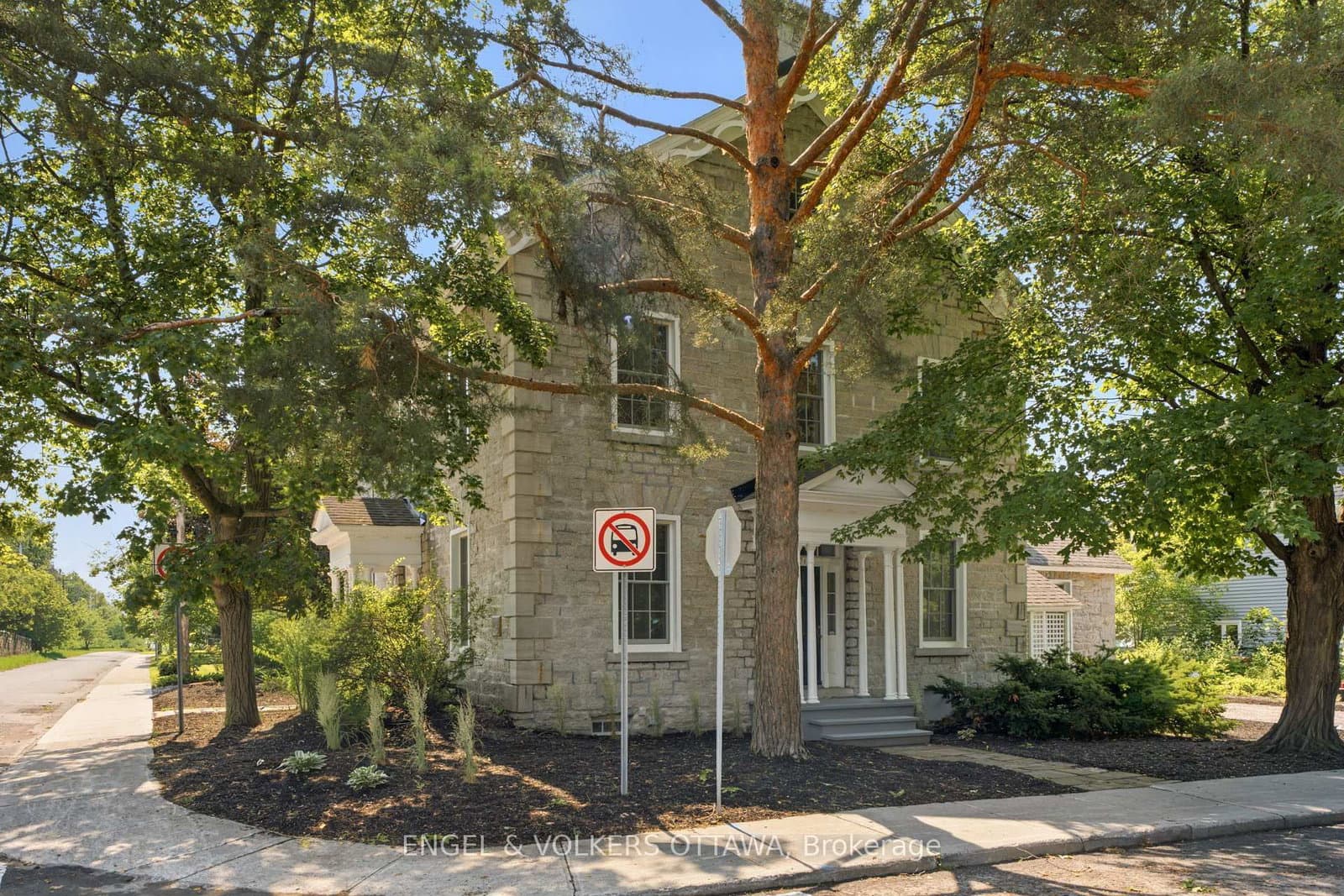 71 Thomas Street, Ottawa, ON — photo 2