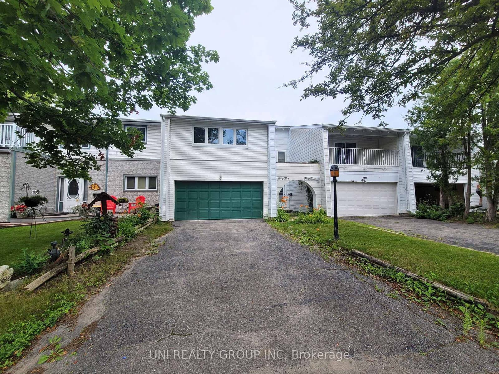 45 GRADY Crescent, Ottawa, ON