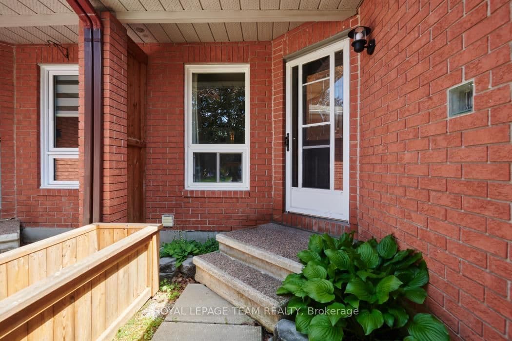 1443 Caravel Crescent, Ottawa, ON — photo 2
