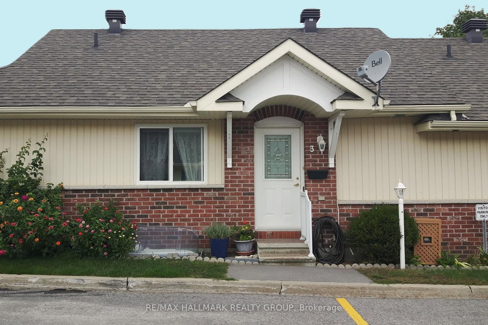 3 Daphne Crescent, Ottawa, ON — photo 2