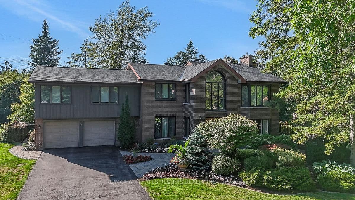 30 Pentland Crescent, Ottawa, ON