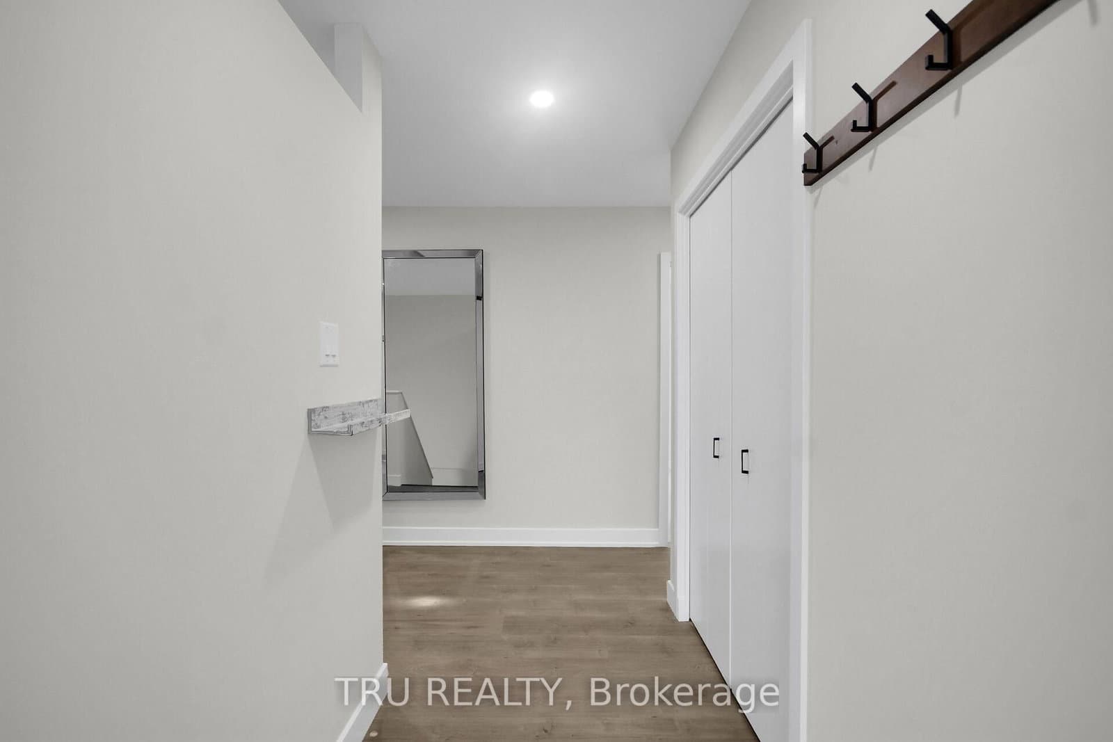 26 Langholm Crescent, Ottawa, ON — photo 3