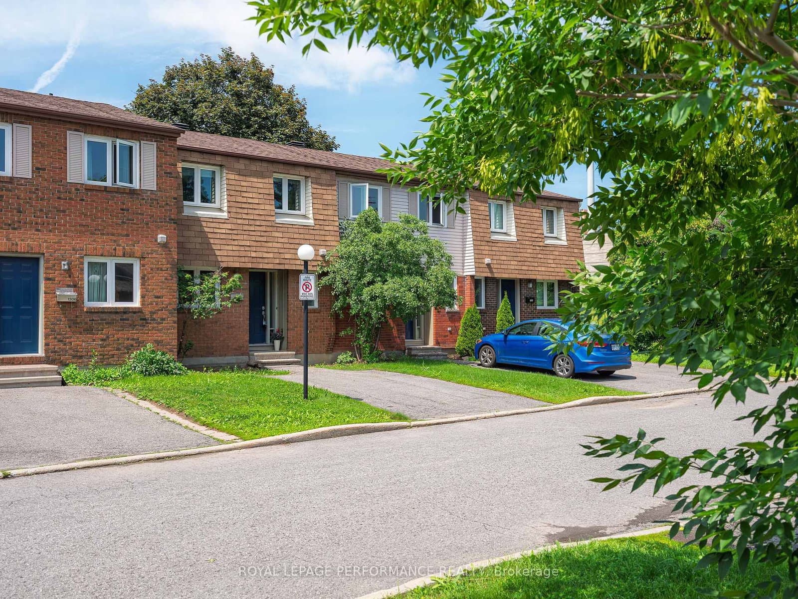 16 - 1304 Alness Court, Ottawa, ON — photo 2