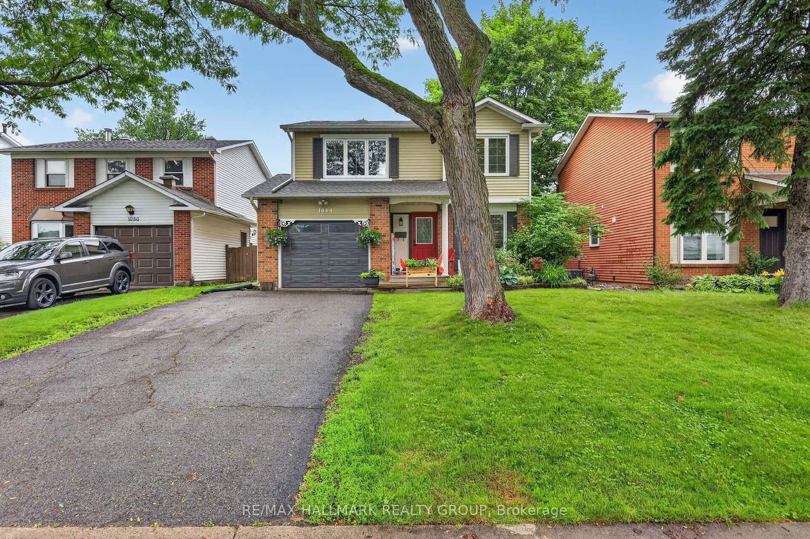 1084 St Germain Crescent, Ottawa, ON — photo 2