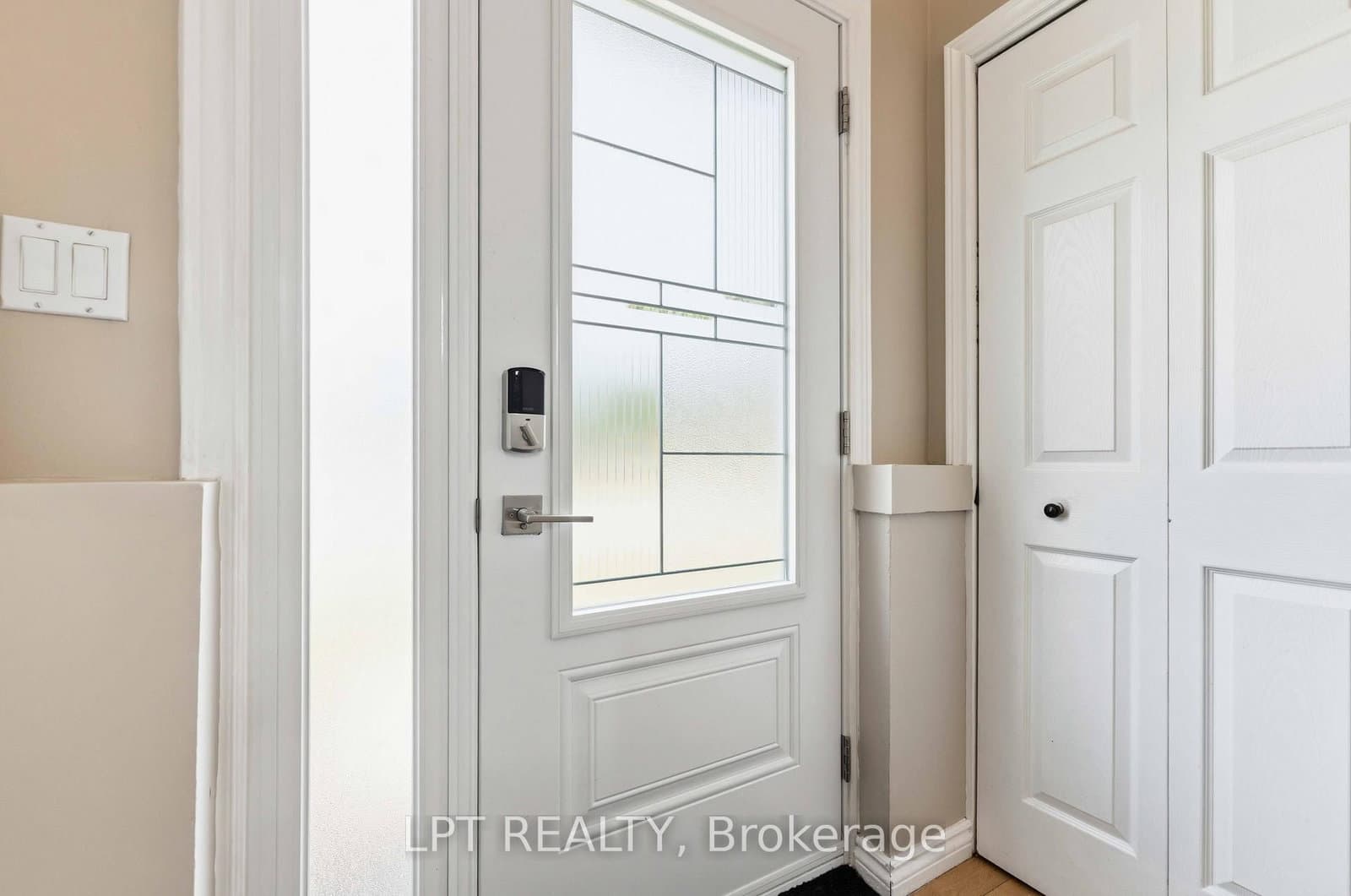34 Fringewood Drive, Stittsville, ON — photo 3