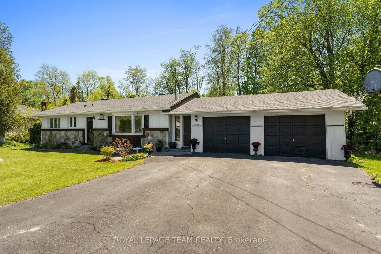 5643 Ficko Crescent, Ottawa, ON — photo 3