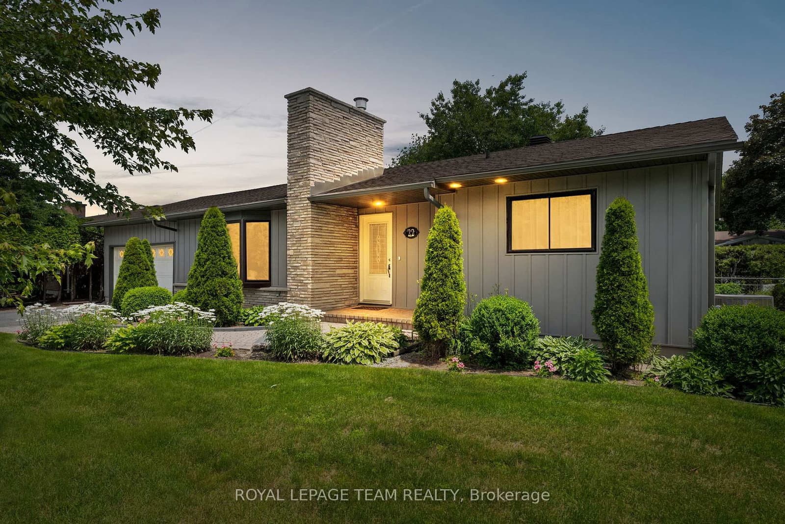 22 Barrhaven Crescent, Ottawa, ON