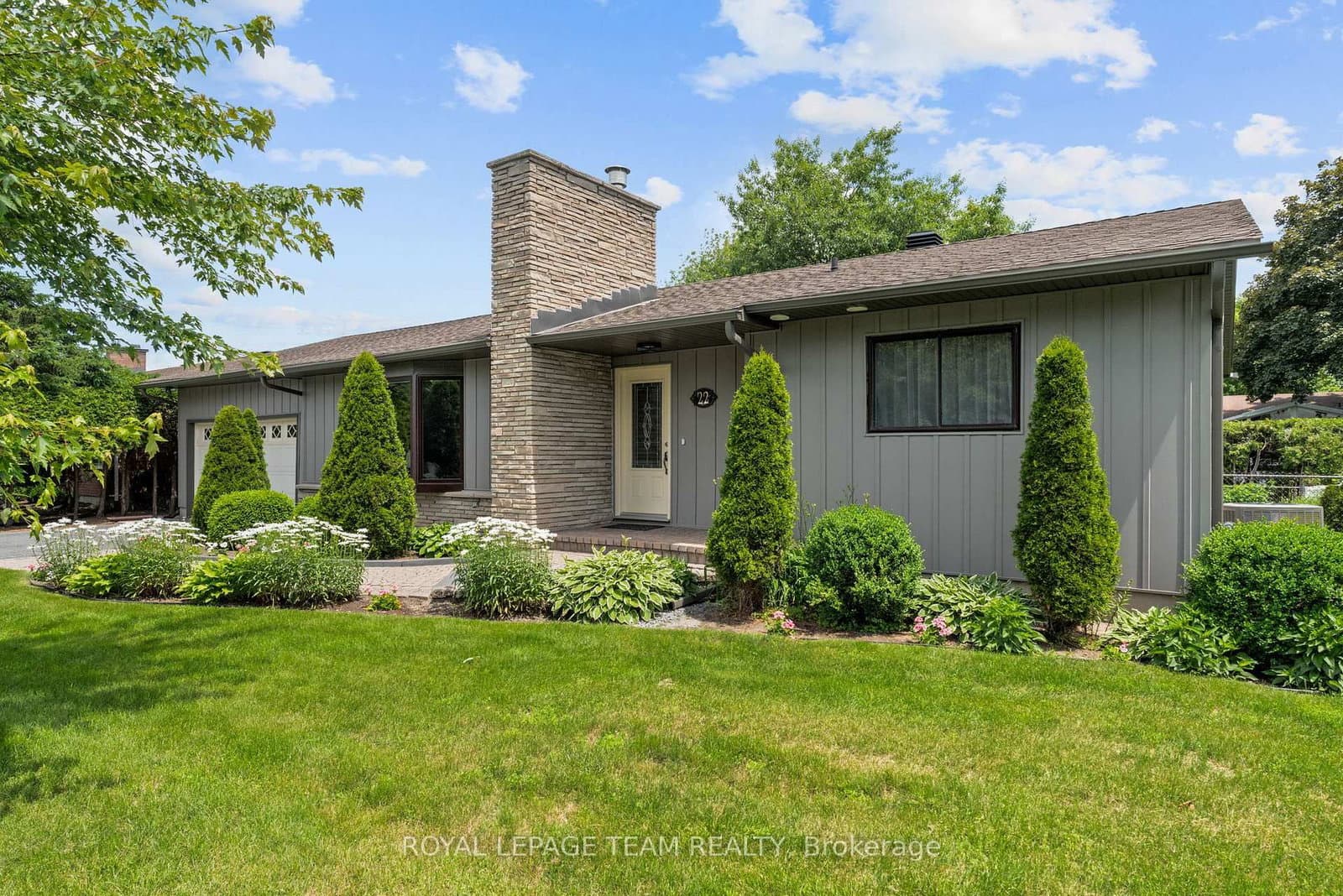 22 Barrhaven Crescent, Ottawa, ON — photo 2