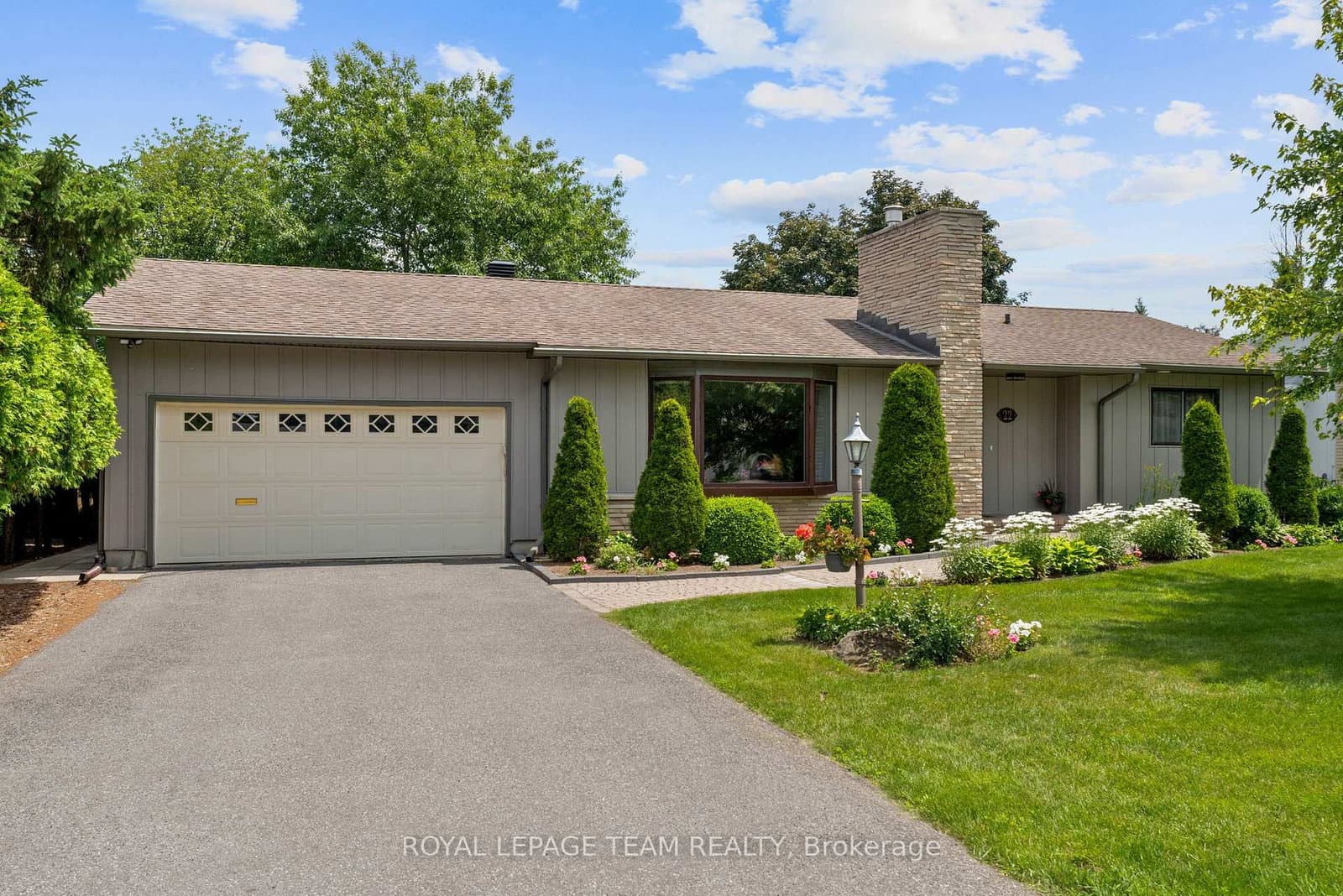 22 Barrhaven Crescent, Ottawa, ON — photo 3